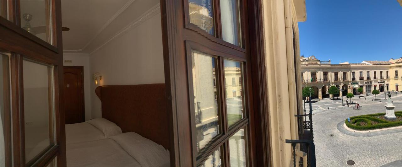 Camera Matrimoniale/Doppia con Letti Singoli con Balcone e Vista Città